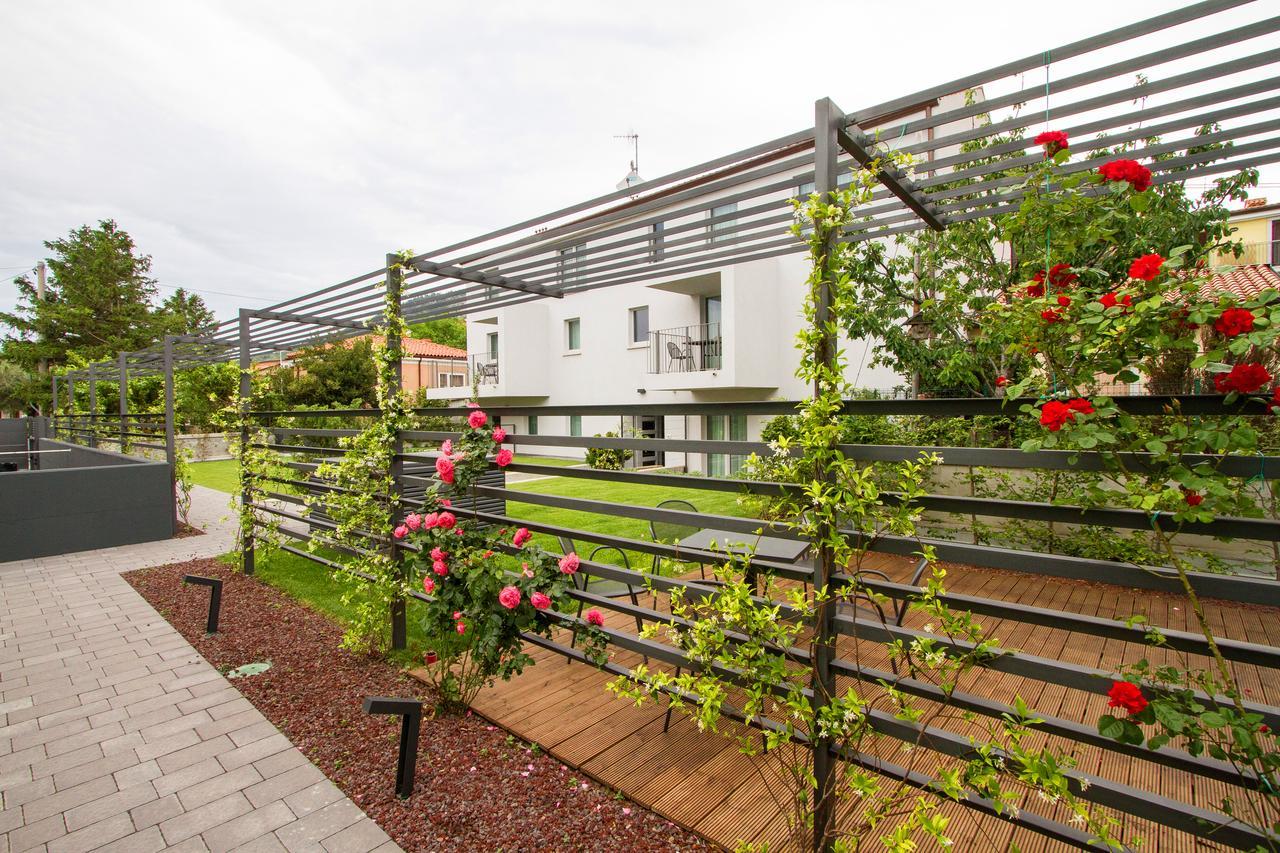 Residence Bleu Сан-Дорлиго-делла-Валле Экстерьер фото