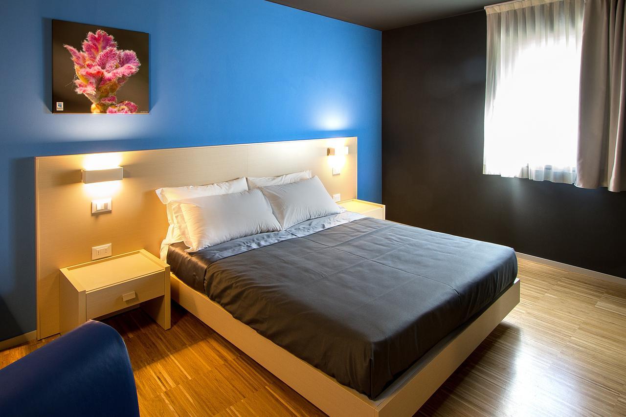 Residence Bleu Сан-Дорлиго-делла-Валле Экстерьер фото